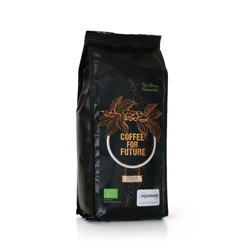 Café Chavalo Coffee for Future ist ein klimaneutraler Bio-Kaffee aus Fairem Handel. Der Spezialitätenkaffee wird schonend per Langzeitröstung veredelt, sodass sich der mild-nussige Geschmack ideal entfaltet. - Produktbild