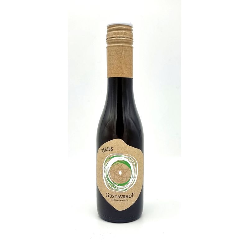 Gustavshof Verjus bietet eine milde und fruchtige Säure, die perfekt als Essig- und Zitronenersatz für Suppen, Salatdressings, Saucen, Marinaden, Desserts und erfrischende Cocktails & Mocktails geeignet ist. - Produktbild