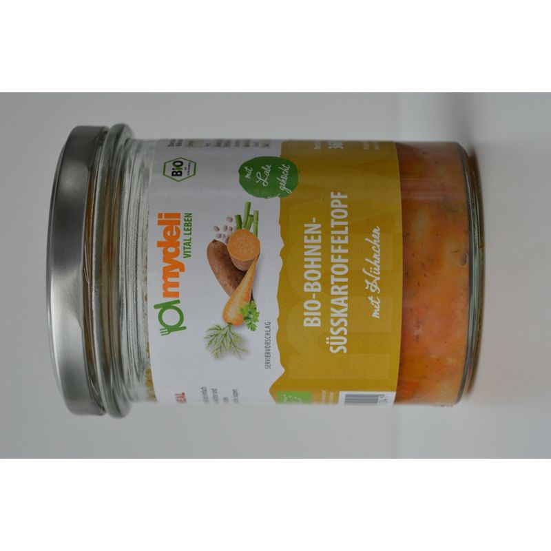 mydeli Herzhafter Bio-Eintopf mit Hühnchen, Bohnen und Süßkartoffelstücken in einer würzigen Gemüsesauce. Die Kombination aus Hühnchenfleisch, Hülsenfrüchten und Süßkartoffel sorgt für eine ausgewogene, leicht süßliche und zugleich kräftige Aromatik. - Produktbild