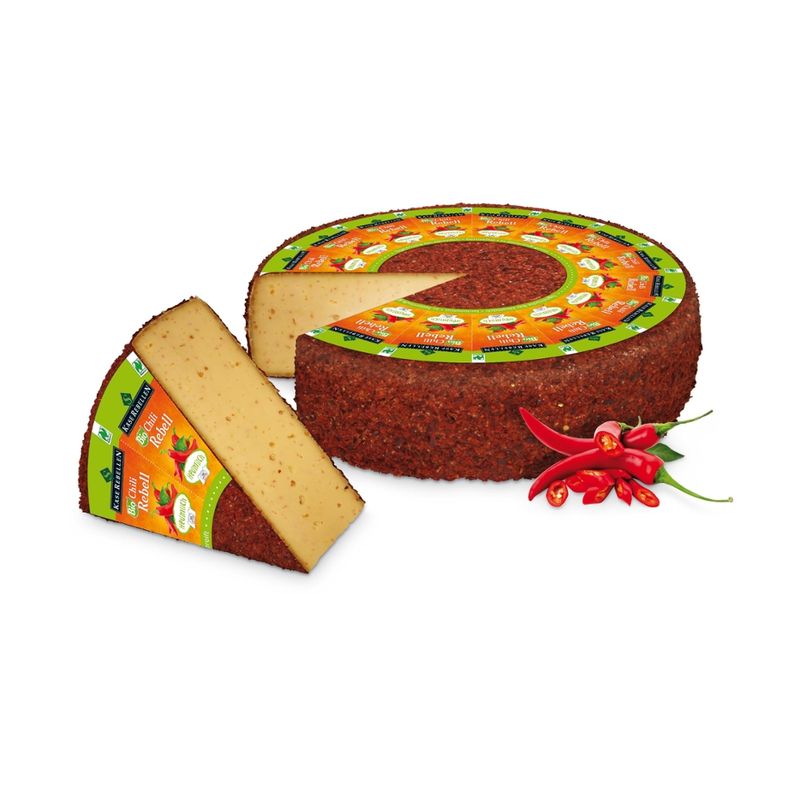 Käserebellen Bio Chili Rebell, Schnittkäse mindestens 50% Fett i.Tr.aus Bio-Bergbauern-Heumilch g.t.S., mit Bio-Chili, Rinde mit Bio-Chilischoten affiniert - Produktbild