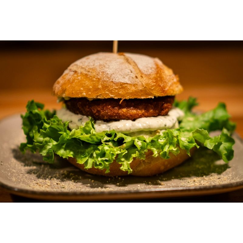 Bunte Burger Bratling Crispy Chickin Style Vegan - Bio veganer Gemüse Bratling mit Jackfrucht und Kichererbse - Produktbild
