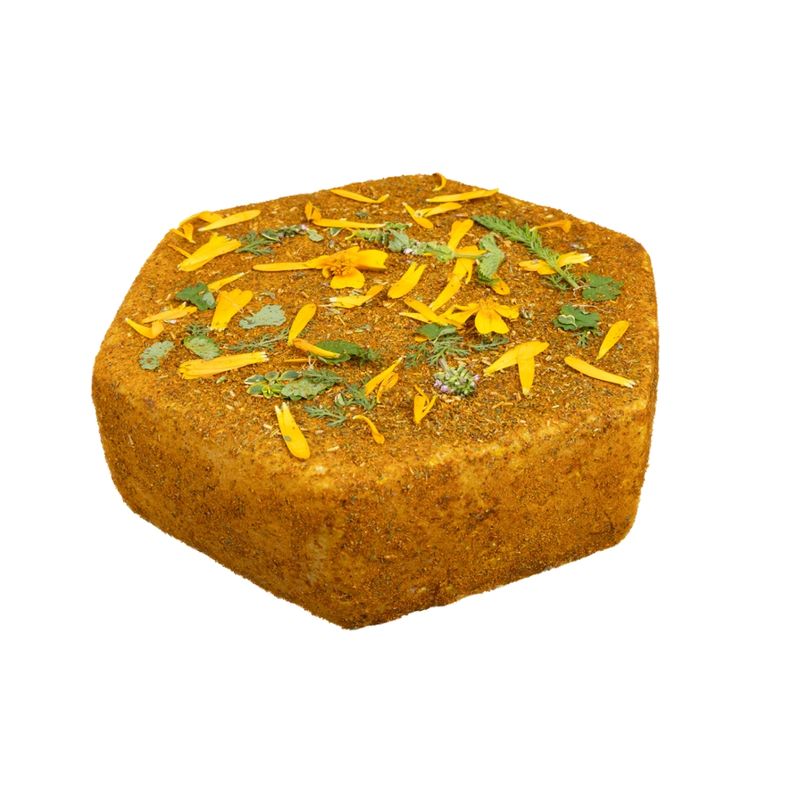 Berghof Halbfester Schnittkäse aus reiner Ziegenmilch, mit Würzrinde und Wildblumen - Produktbild