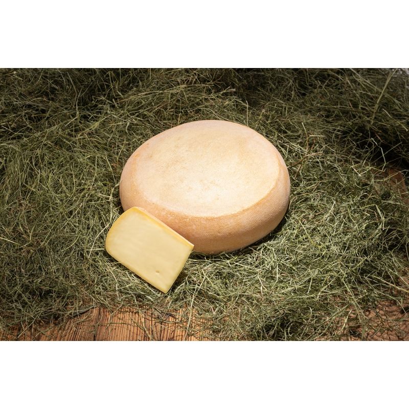 Biokäserei Walchsee  Da Gschmackige, Schnittkäse aus 100% Heumilch g.t.S,  mind. 5 Monate Wochen im Laib gereift - Produktbild