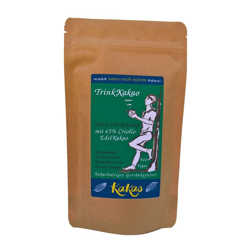 natur-reich-inform Extra schokoladiger TrinkKakao mit 65% schwach entöltem Criollo-Edelkakao aus Atalaya in Peru. Kakaohaltiges Getränkepulver, dezent mit Rohrohrzucker gesüßt und einer Prise Meersalz vollendet. Geeignet zum Einrühren in Milch oder vegan in Pflanzendrinks. - Produktbild
