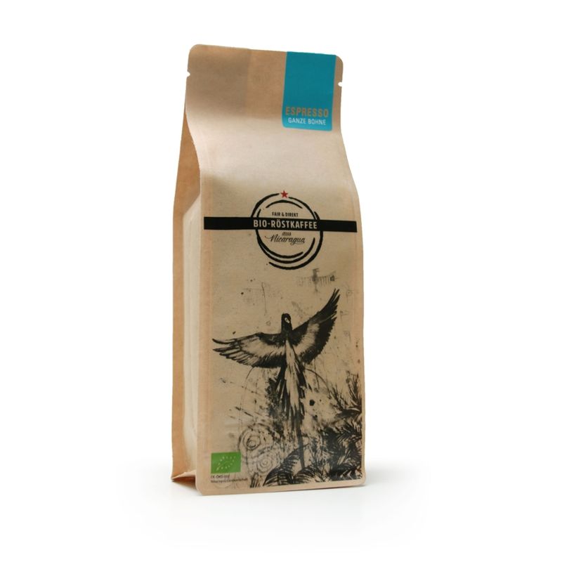 Café Chavalo Der Bio-Espresso aus Nicaragua von Café Chavalo ist ein biologisch angebauter Ursprungskaffee aus Fairem Handel, der schonend per tradictioneller Langzeitröstung in kleinen Chargen in Leipzig veredelt wird. - Produktbild