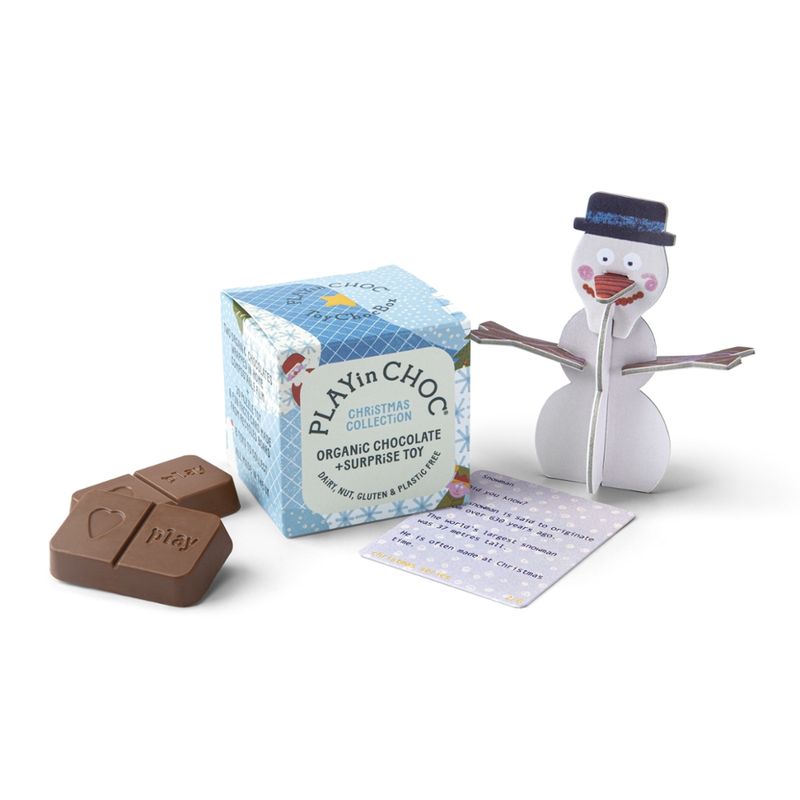 PLAYinCHOC PLAYinCHOC BiO-SCHOKOLADE  + WiNTER & WEiHNACHTEN Serie.  Jeder ÜberraschungsWürfel  enthält 2x10g BiO-SCHOKOLADE + 1 TiERFiGUR + 1 ‘FUN FACTS’ KARTE. PLAYinCHOC schmeckt toll, hat 38% weniger Zucker und ist  MiLCH, NUSS, GLUTEN & PLASTiKFREi.. - Produktbild