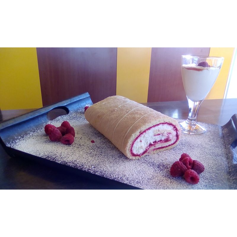 Steinofenbäcker Weiße-Mousse-Waldbeeren-Rolle - Produktbild