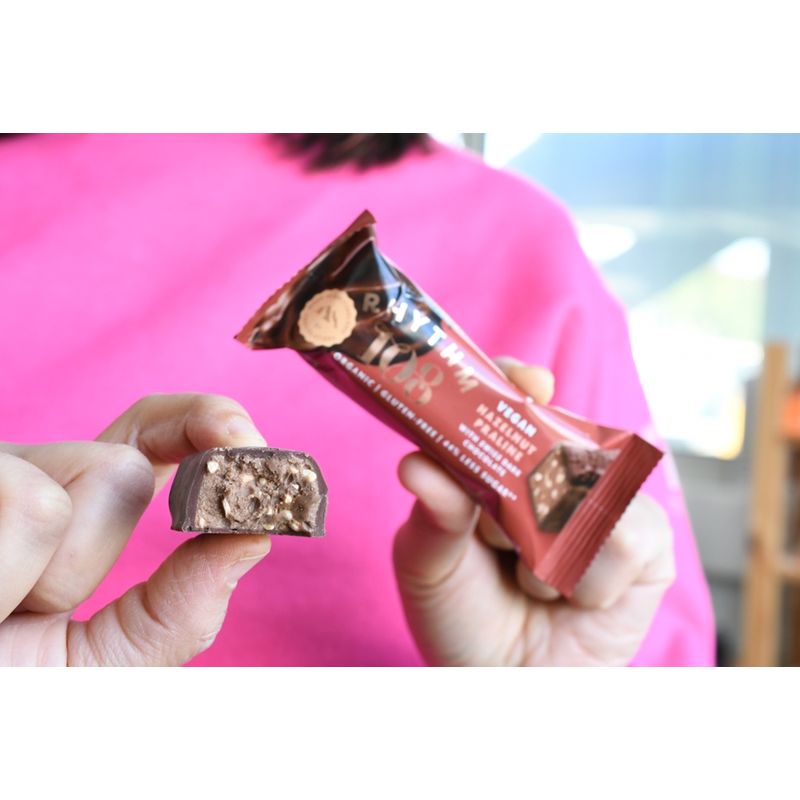 Rhythm 108 Bio-Riegel aus Hafer mit Haselnüssen und Quinoa, überzogen mit Schokolade (Minimum 55% Kakao). - Produktbild