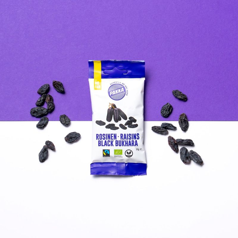 Pakka Schwarze Bukhara Rosinen, Bio & Fairtrade, 30g - Produktbild