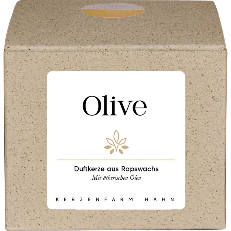 Kerzenfarm Hahn Von Hand gegossene Duftkerze im Keramikbecher weiß/terracotta, befüllt mit  Rapswachs, mit natürlichen ätherischen Ölen beduftet.  Natürlicher Duft Olive. In dekorativer Geschenkschachtel. - Produktbild