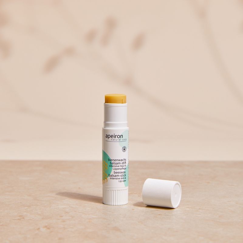 Apeiron Bienenwachs Balsamstift - intensive Haut- & Lippenpflege - Produktbild