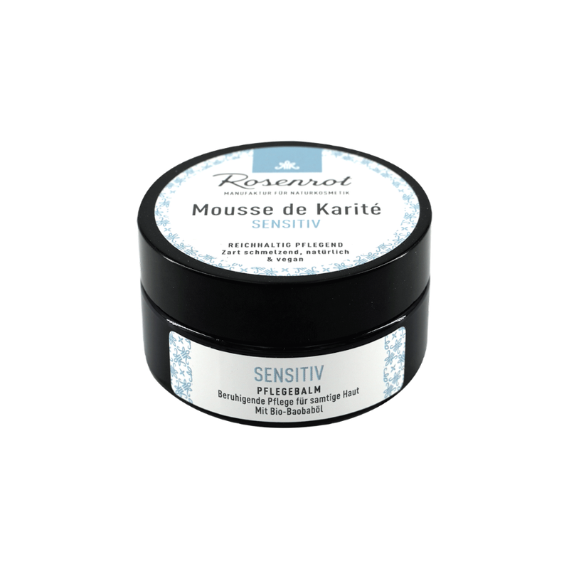 Rosenrot Naturkosmetik Mousse de Karité Sensitiv - 100ml - Diese wunderbar geschmeidige, leicht feste und duftfreie Variante der Mousse pflegt die Haut glatt, seidig weich und wirkt regenerierend und feuchtigkeitsspendend. - Produktbild